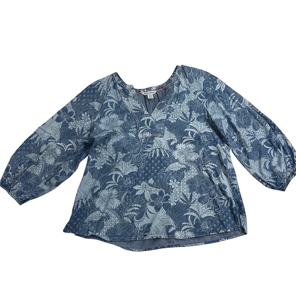 Tommy Bahama Chambray Blue White Floral Batik Split Neck Blouse Top Size S - Picture 4 of 13